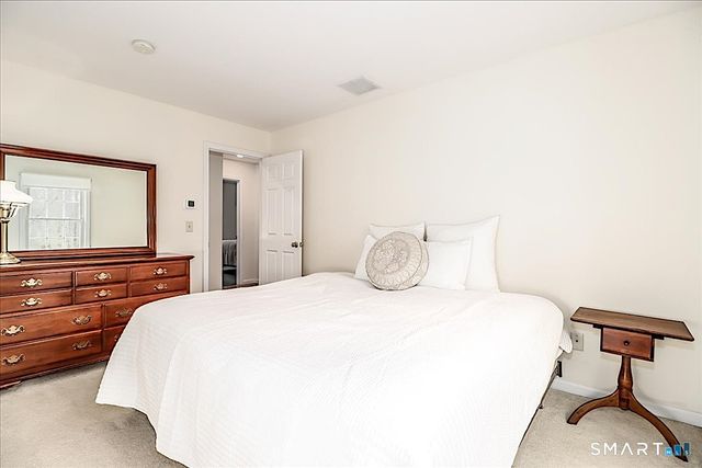 10 Ironwood Drive, Newtown, CT 06482