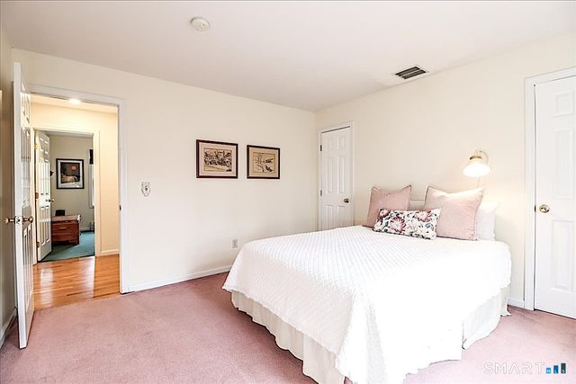 10 Ironwood Drive, Newtown, CT 06482