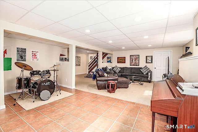 10 Ironwood Drive, Newtown, CT 06482