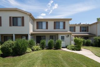 932 MONROE Court, Vernon Hills, IL 60061