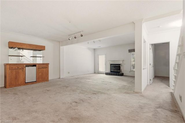 743 Polo Oaks Drive, Winston-salem, NC 27106