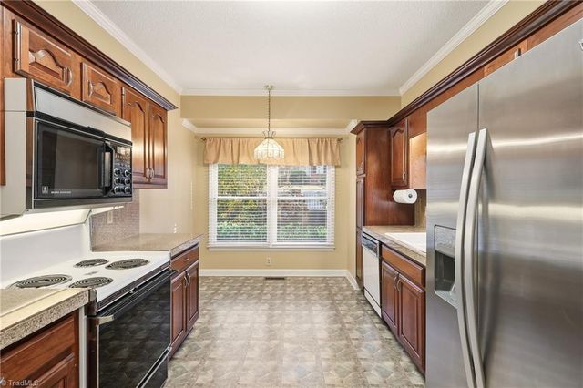 743 Polo Oaks Drive, Winston-salem, NC 27106