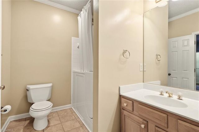 743 Polo Oaks Drive, Winston-salem, NC 27106