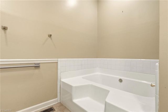 743 Polo Oaks Drive, Winston-salem, NC 27106