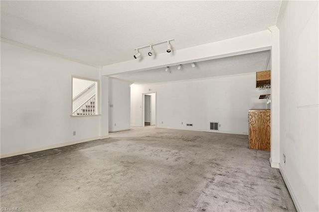 743 Polo Oaks Drive, Winston-salem, NC 27106