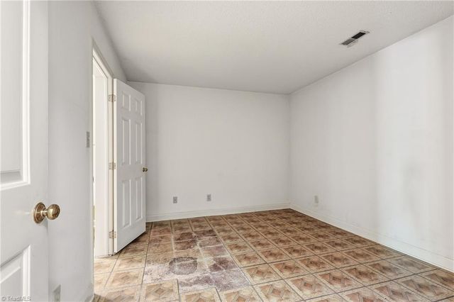 743 Polo Oaks Drive, Winston-salem, NC 27106