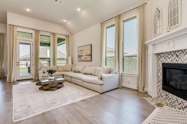 137 Arbolado LOOP, Liberty Hill, TX 78642