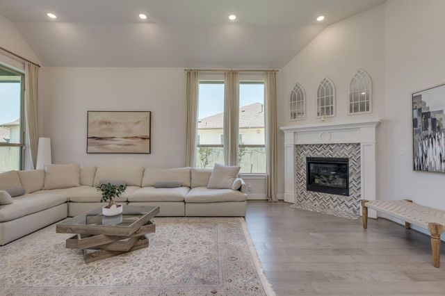 137 Arbolado LOOP, Liberty Hill, TX 78642