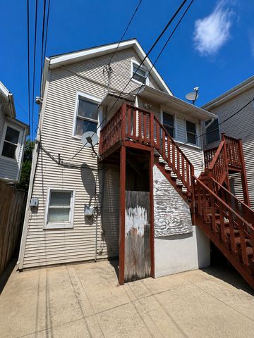 3709 W Palmer Street, Chicago, IL 60647