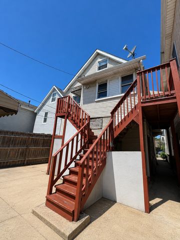 3709 W Palmer Street, Chicago, IL 60647
