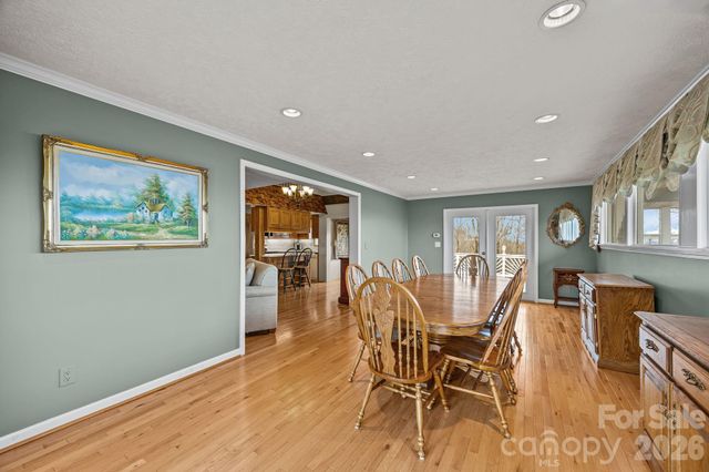 6777 Pinnacle Mountain Road, Zirconia, NC 28790