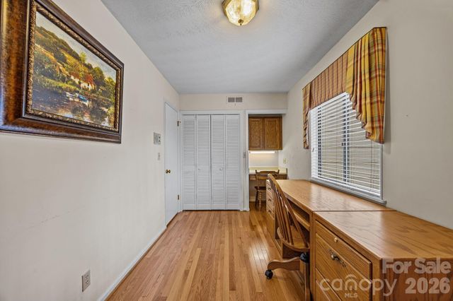 6777 Pinnacle Mountain Road, Zirconia, NC 28790