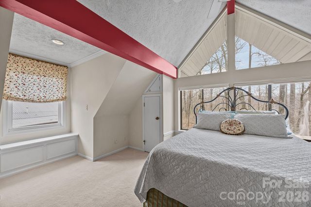 6777 Pinnacle Mountain Road, Zirconia, NC 28790