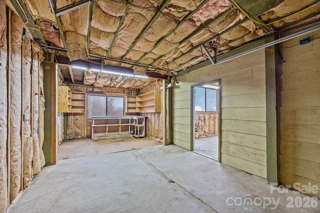 6777 Pinnacle Mountain Road, Zirconia, NC 28790