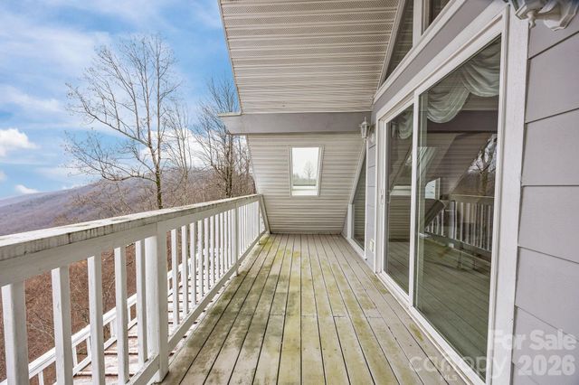 6777 Pinnacle Mountain Road, Zirconia, NC 28790