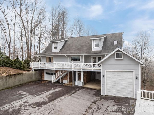 6777 Pinnacle Mountain Road, Zirconia, NC 28790