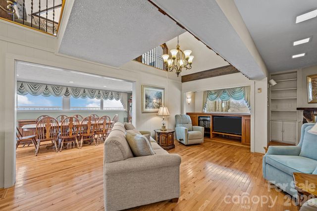 6777 Pinnacle Mountain Road, Zirconia, NC 28790
