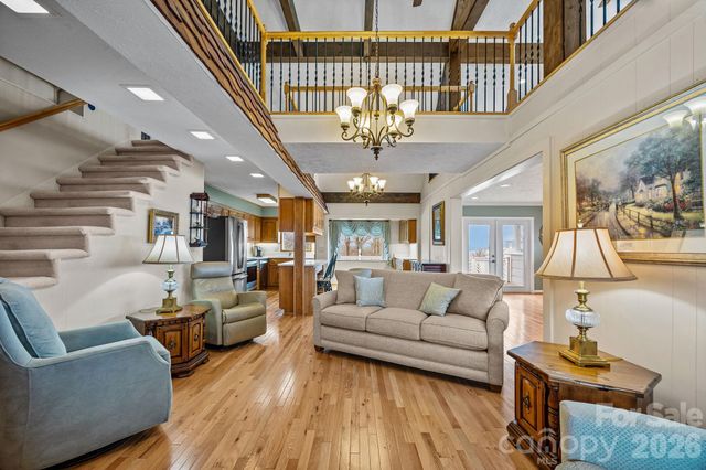 6777 Pinnacle Mountain Road, Zirconia, NC 28790