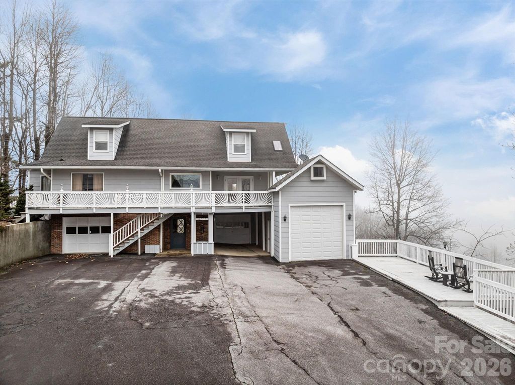 6777 Pinnacle Mountain Road, Zirconia, NC 28790
