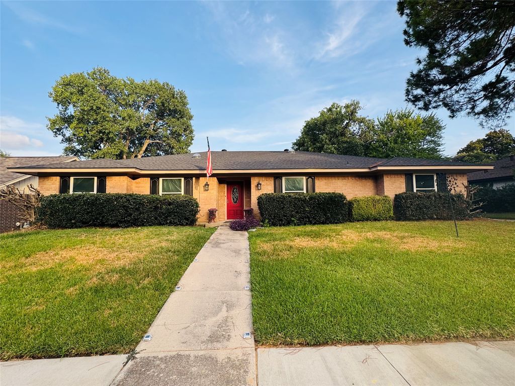 1807 Holm Oak Street, Arlington, TX 76012