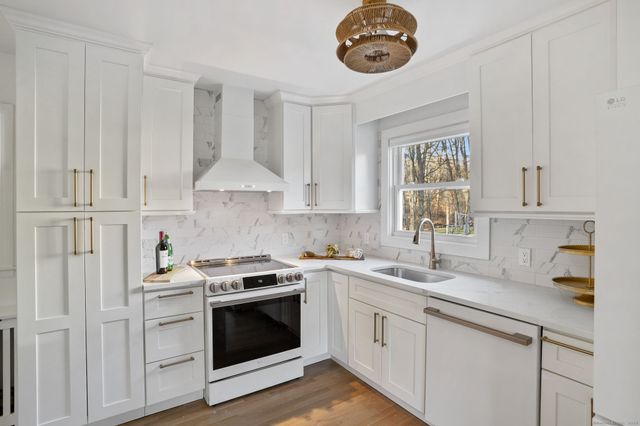 132 Toll House Lane, Fairfield, CT 06825