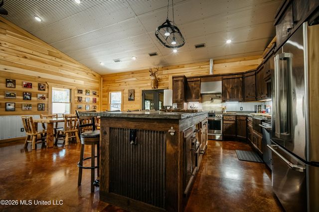 475 Deer Creek Road, Grenada, MS 38901