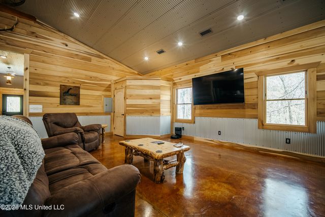 475 Deer Creek Road, Grenada, MS 38901