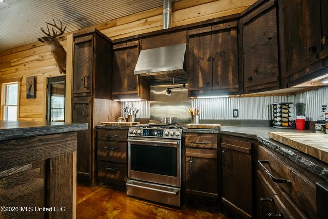 475 Deer Creek Road, Grenada, MS 38901