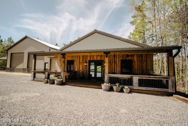 475 Deer Creek Road, Grenada, MS 38901