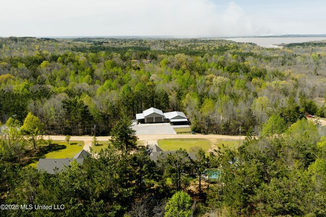 475 Deer Creek Road, Grenada, MS 38901