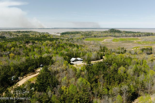 475 Deer Creek Road, Grenada, MS 38901