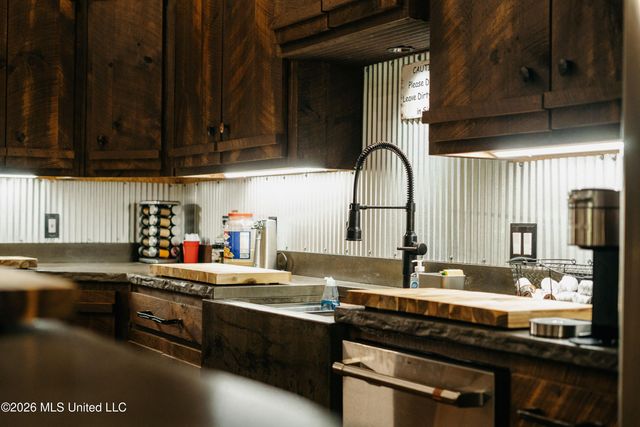 475 Deer Creek Road, Grenada, MS 38901