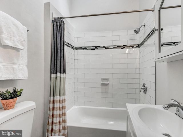 127 S CASTLE ST, Baltimore, MD 21231