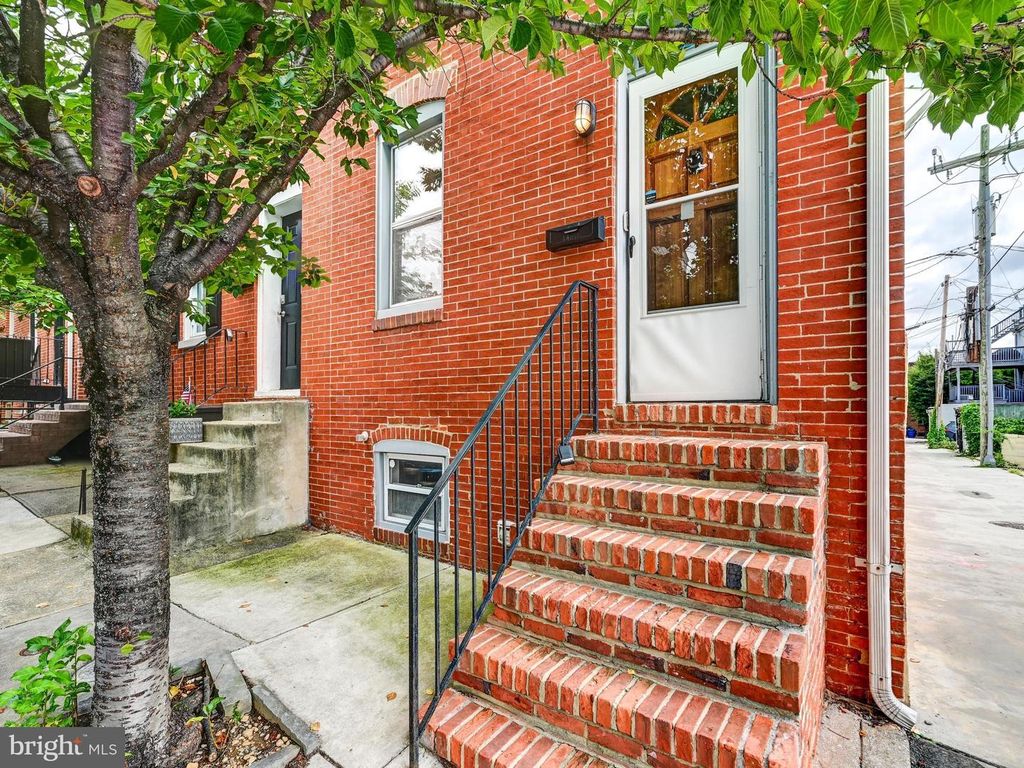 127 S CASTLE ST, Baltimore, MD 21231