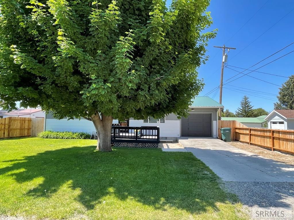 Image 5 of property listing at 260 Gifford Street, Blackfoot, ID 83221