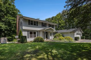 10425 E Q Avenue, Pavilion Twp, MI 49088