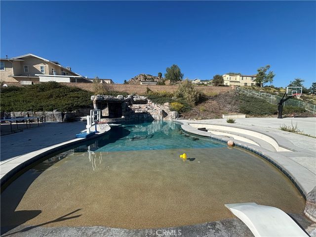 827 Baghdady, Corona, CA 92879