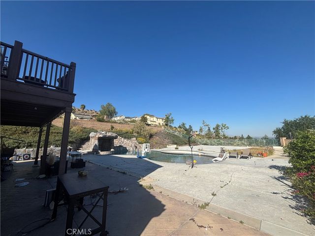 827 Baghdady, Corona, CA 92879