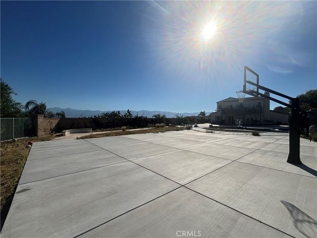 827 Baghdady, Corona, CA 92879