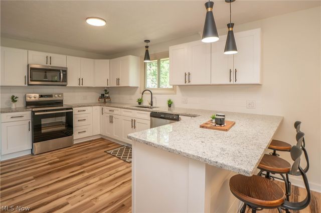615 Summit Street SE, North Canton, OH 44720
