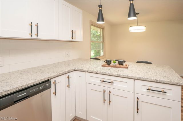 615 Summit Street SE, North Canton, OH 44720