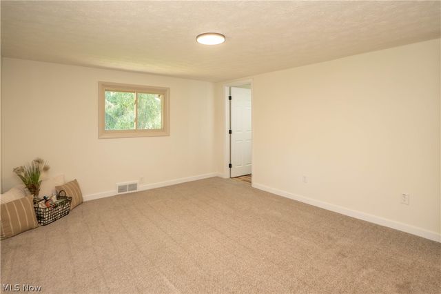 615 Summit Street SE, North Canton, OH 44720