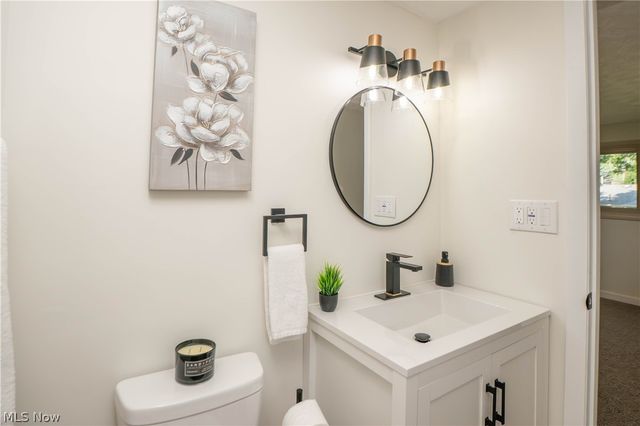 615 Summit Street SE, North Canton, OH 44720