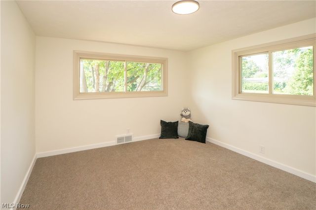 615 Summit Street SE, North Canton, OH 44720