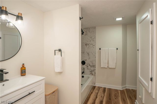 615 Summit Street SE, North Canton, OH 44720