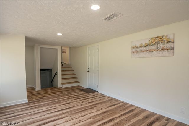 615 Summit Street SE, North Canton, OH 44720