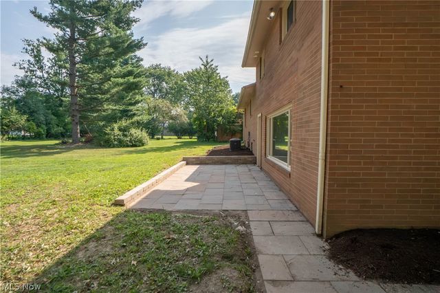 615 Summit Street SE, North Canton, OH 44720