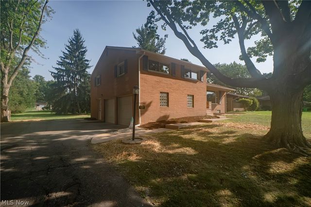 615 Summit Street SE, North Canton, OH 44720