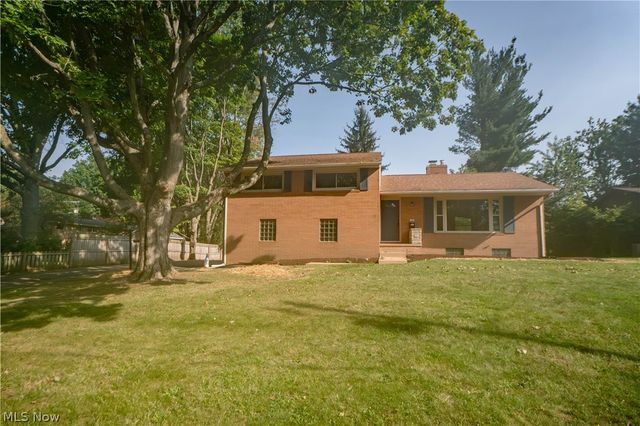 615 Summit Street SE, North Canton, OH 44720