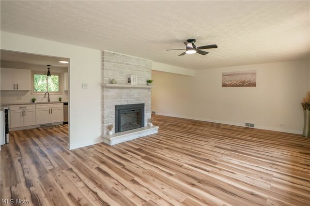 615 Summit Street SE, North Canton, OH 44720